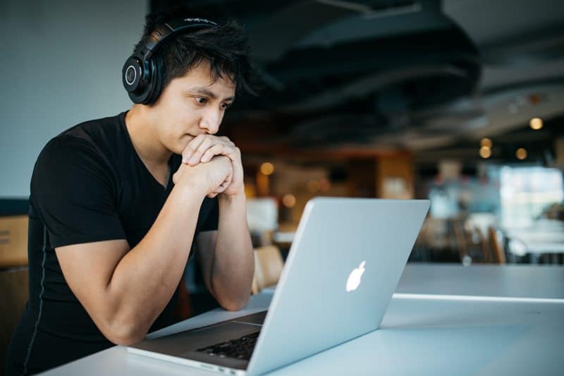 how-to-incorporate-work-experience-into-your-college-application college application
